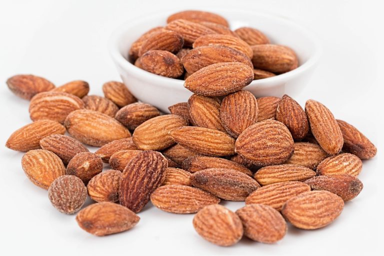 almonds-1768792_1920